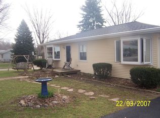 107 E Douglas St, Saint Joseph, IL