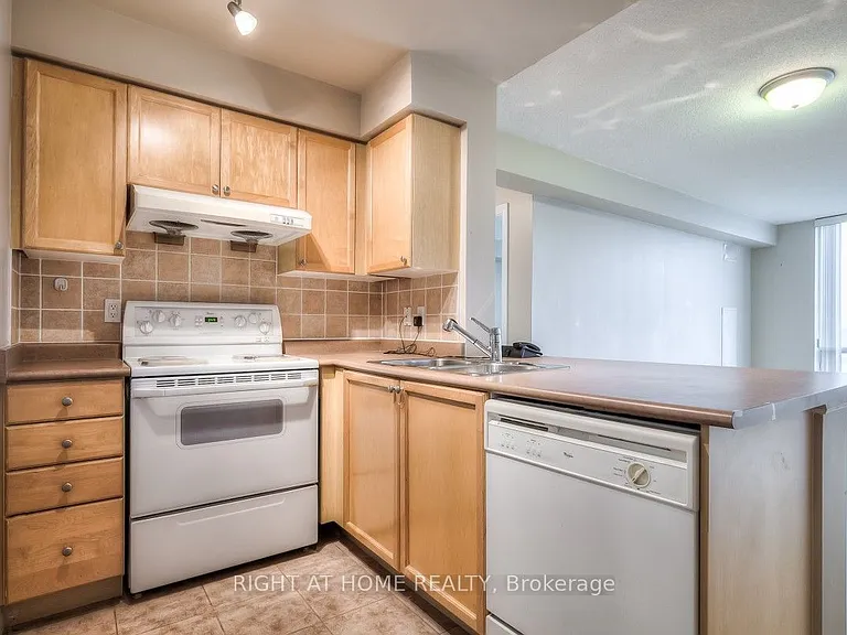 61 Town Centre Ct #1106 — Photo 7