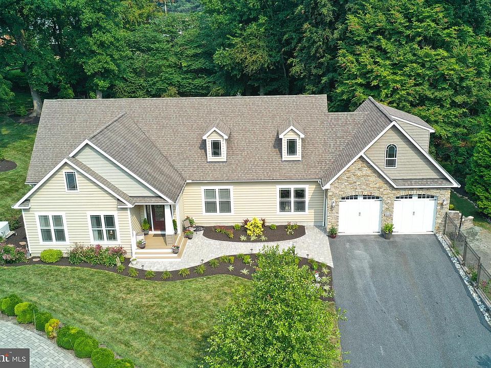 1st image of 1518 Balmoral Dr