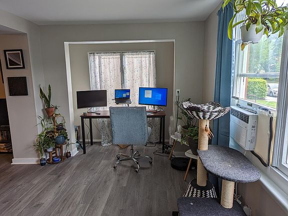 3rd image of 742 N Negley Ave APT 3