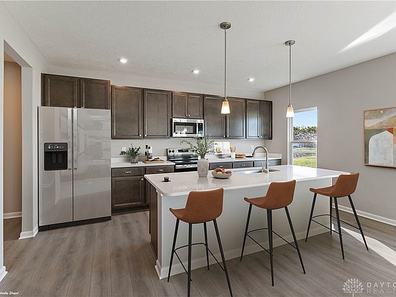 2nd image of 535 Iris Dr