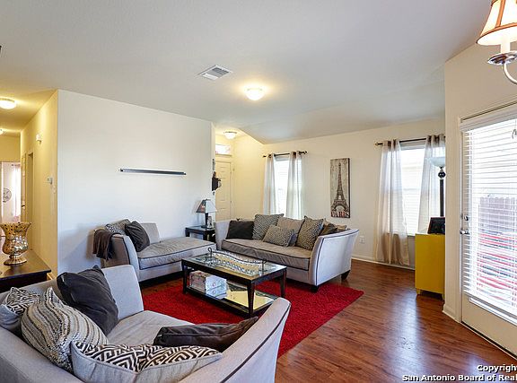 4th image of 236 Capistrano Dr