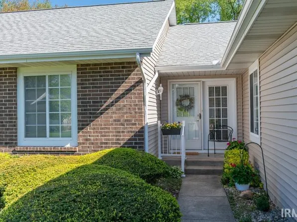 18227 Farm Ln, South Bend, IN 46637