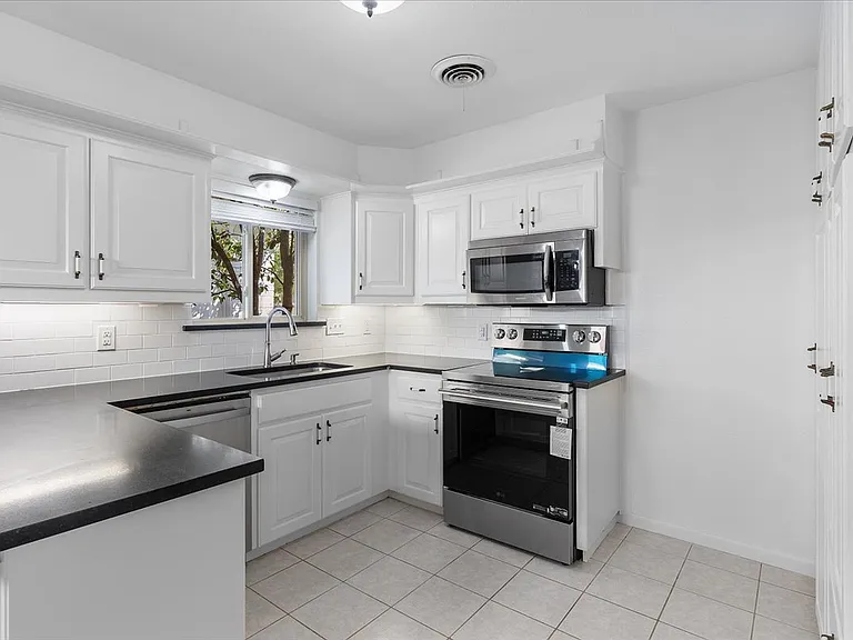 2809 Olympia Dr — Photo 18