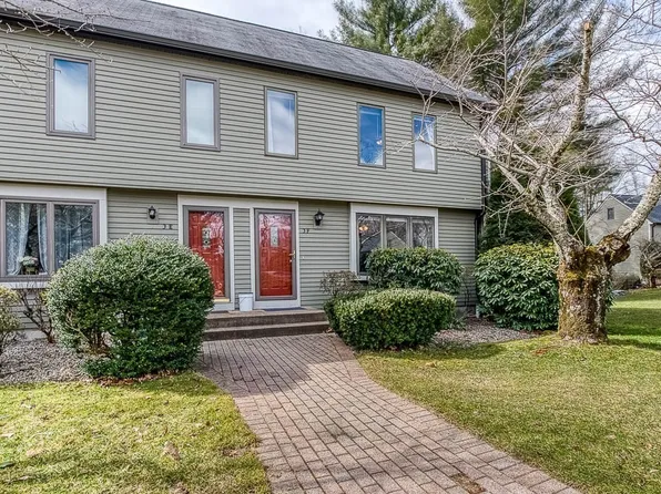 3 Village Way APT F, Norton, MA 02766