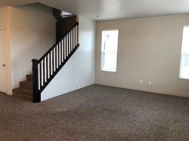 4 bed, 2.5 bath, 2628 sqft, $2,350 — Photo 2