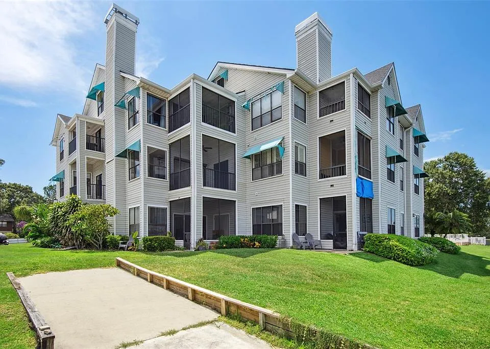 3127 W Sligh Ave #204B
