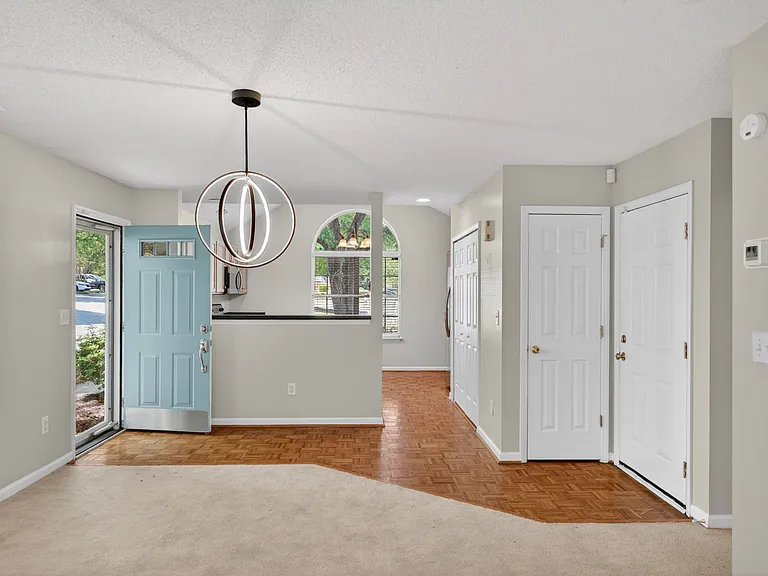 5065 Bartholomews Ln — Photo 10