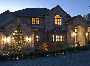 3015 67th Ave SE, Mercer Island, WA 98040