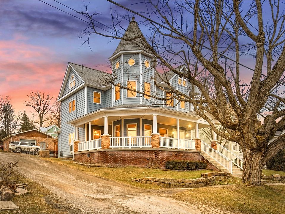 1st image of 413 Broadway St