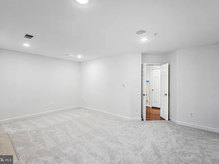 7720 Spoleto Ln — Photo 48