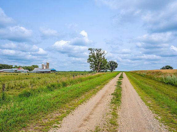 3rd image of 24599 Highway 71 NE