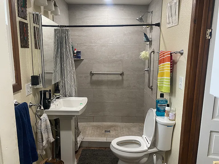 1016 Bross St #A — Photo 11