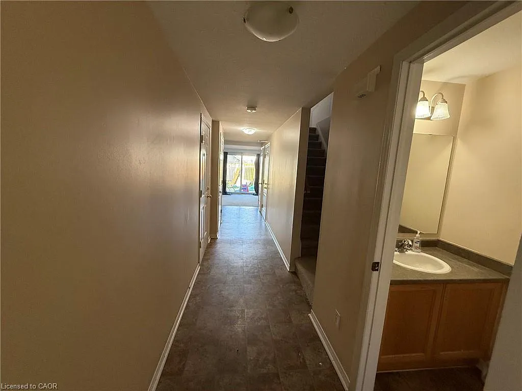 3 bed, 1.5 bath, 1266 sqft, $2,450 — Photo 3