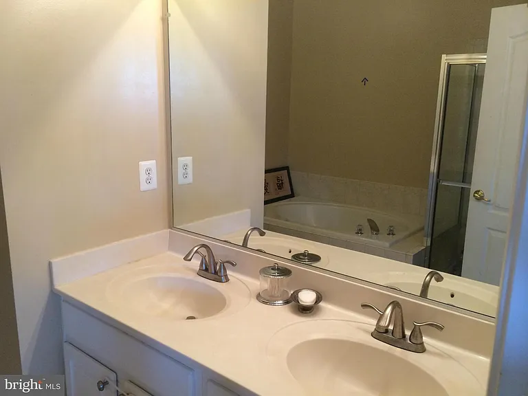 6805 Oregano Ln — Photo 11