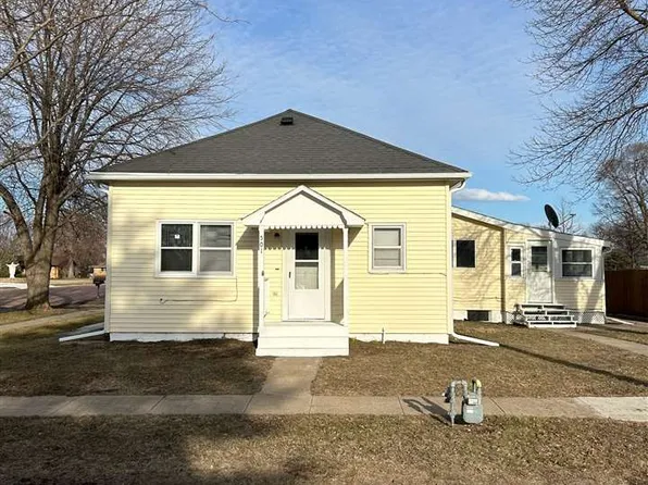 501 Clark Ave, Creighton, NE 68729