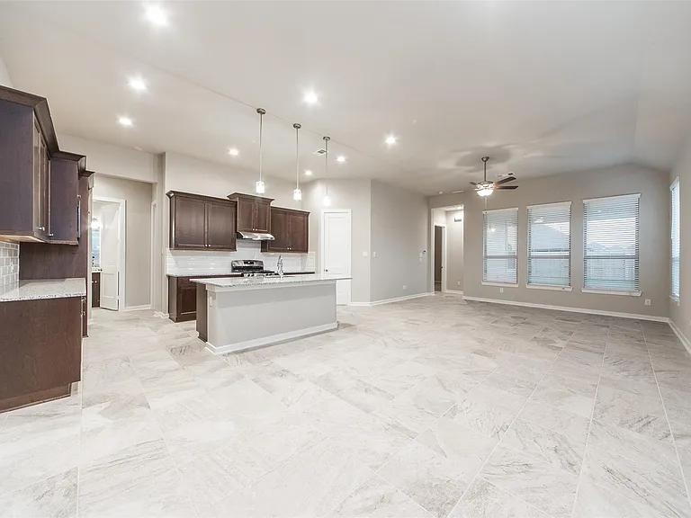8706 Fox Trail Dr — Photo 6
