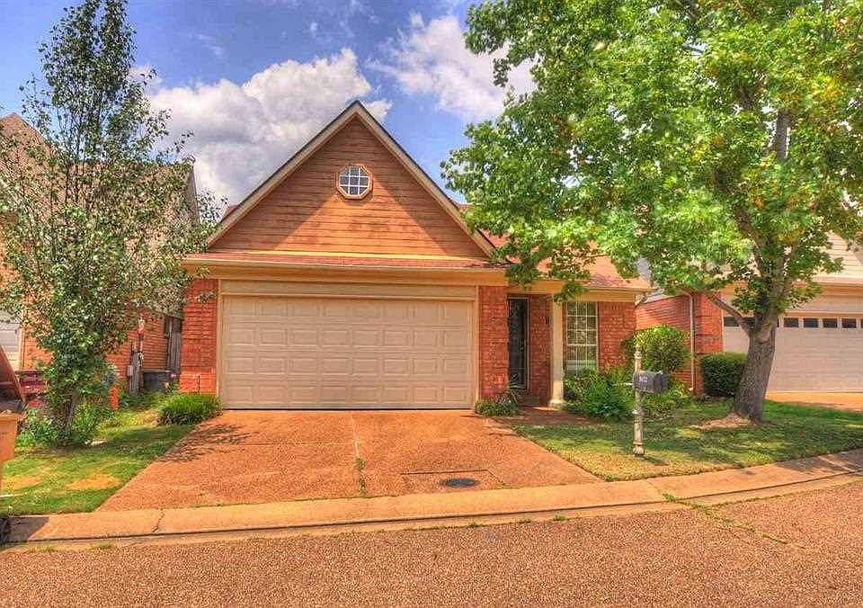 1st image of 8672 N Ashley Glen Cir