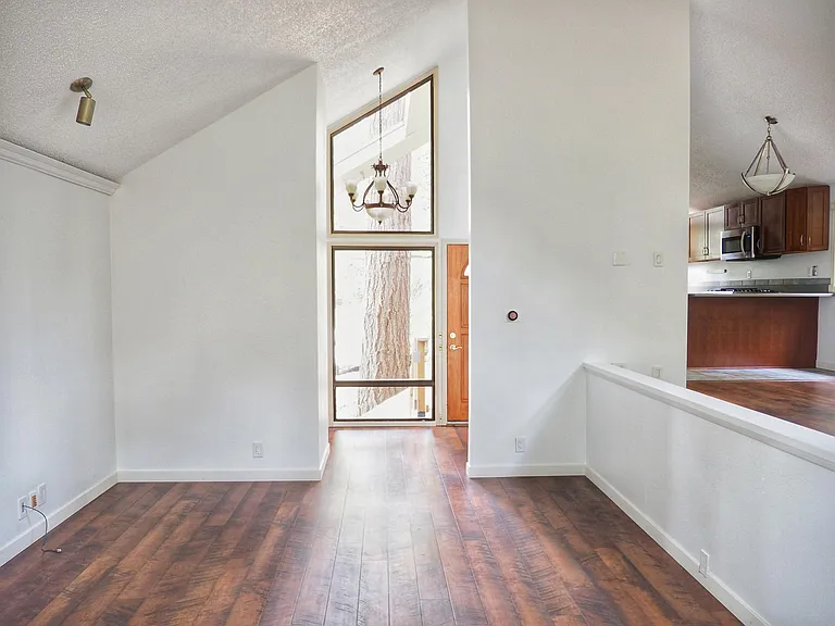 702 SW Cheltenham St — Photo 17