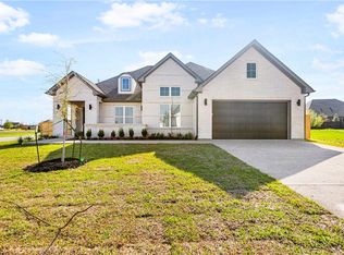 5020 Royal Arch Dr, Bryan, TX 77802