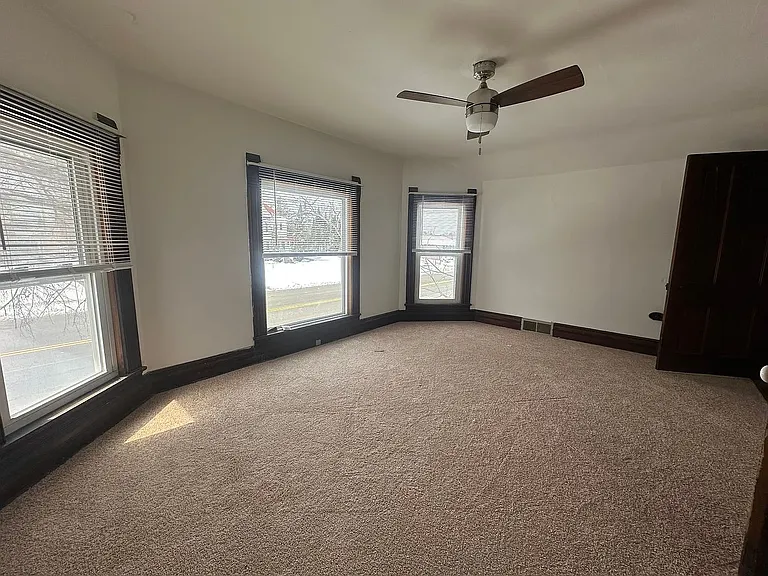100 Valley View St — Photo 10