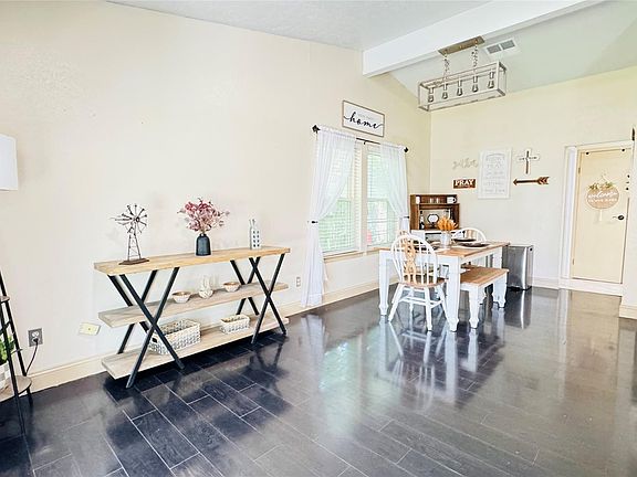 4th image of 3003 Wood Fox Dr