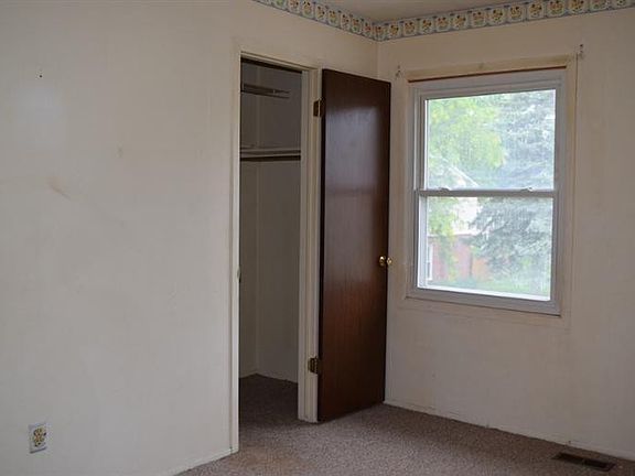 3rd image of 13127 Lake Point Blvd