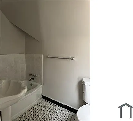 12915 Winthrop St — Photo 6