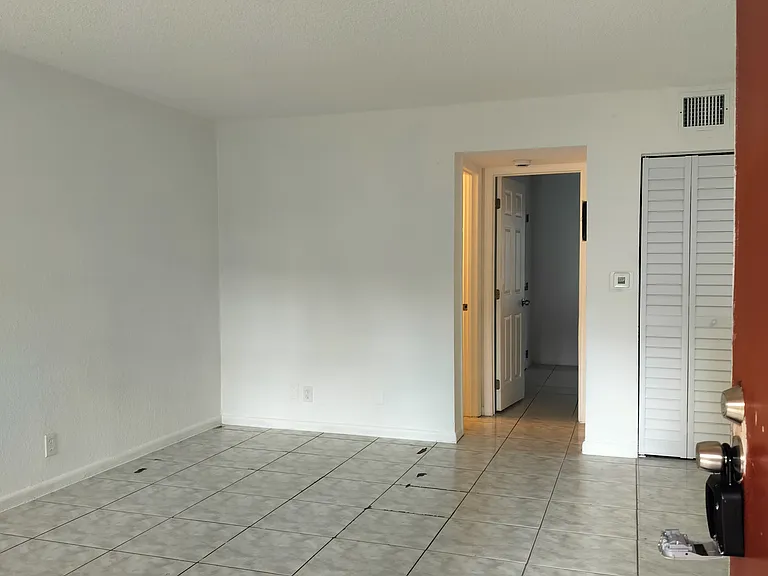 3363 Davie Blvd #102 — Photo 7