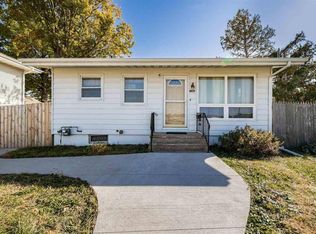 1837 E Ave NE, Cedar Rapids, IA 52402