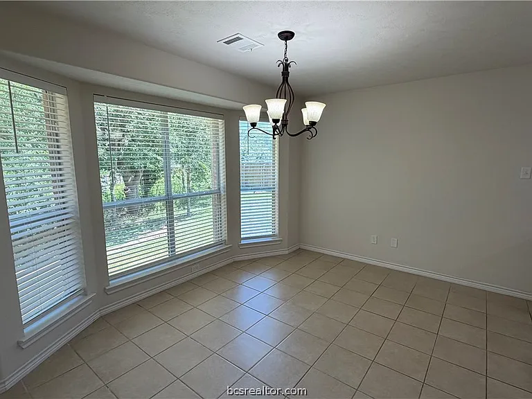 1102 Crested Point Ct — Photo 9