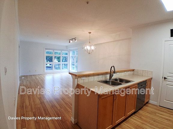 3rd image of 10403 122nd St NW #244
