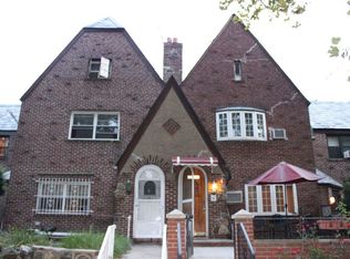 3322 70th St, Flushing, NY 11372