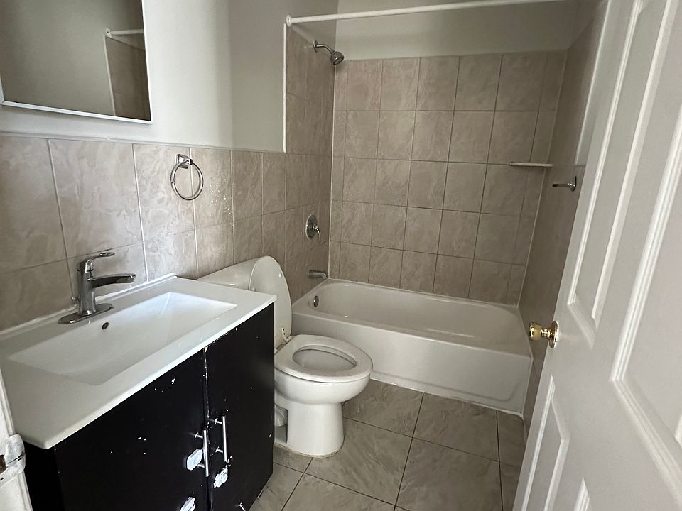 1st image of 406 Park Ave APT 3