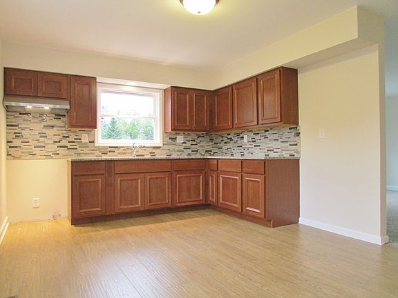 5th image of 3013 Ezra Ave