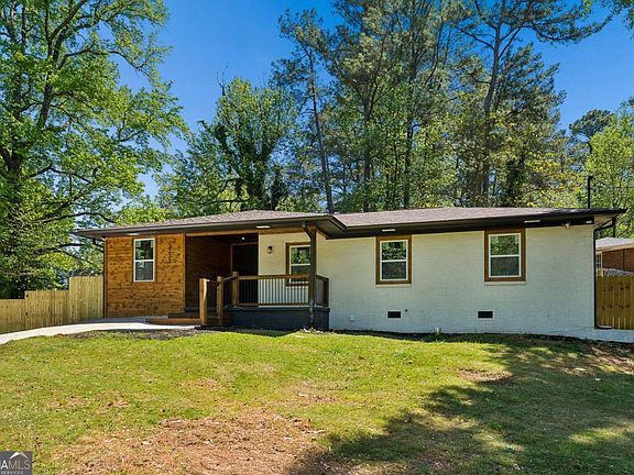 3rd image of 2233 Brannen Rd SE