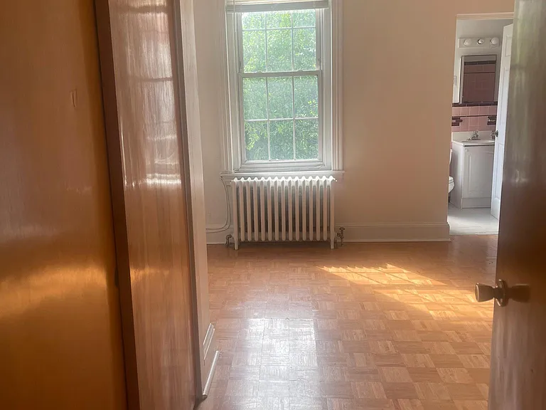203 Green Ln #2F — Photo 9
