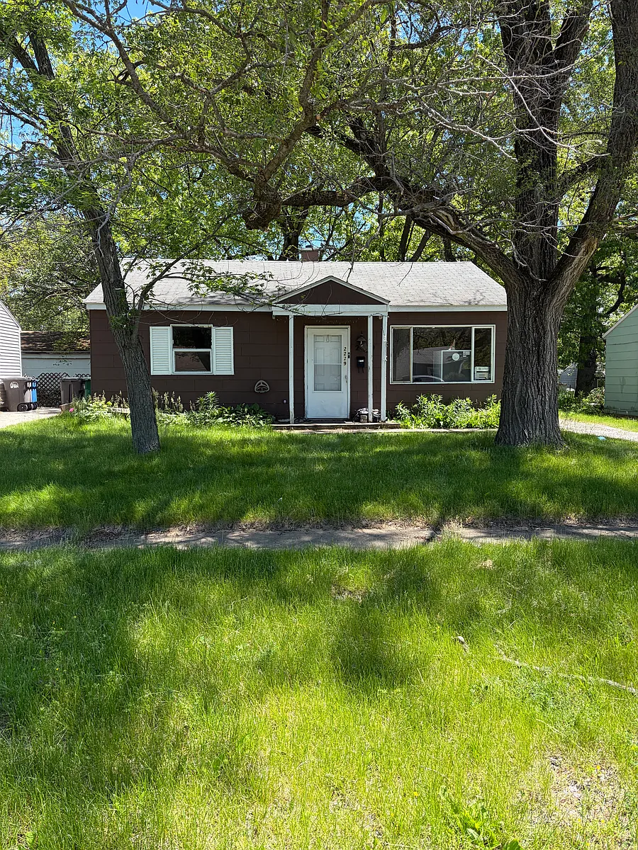 Building Photo - 2229 Warrick St