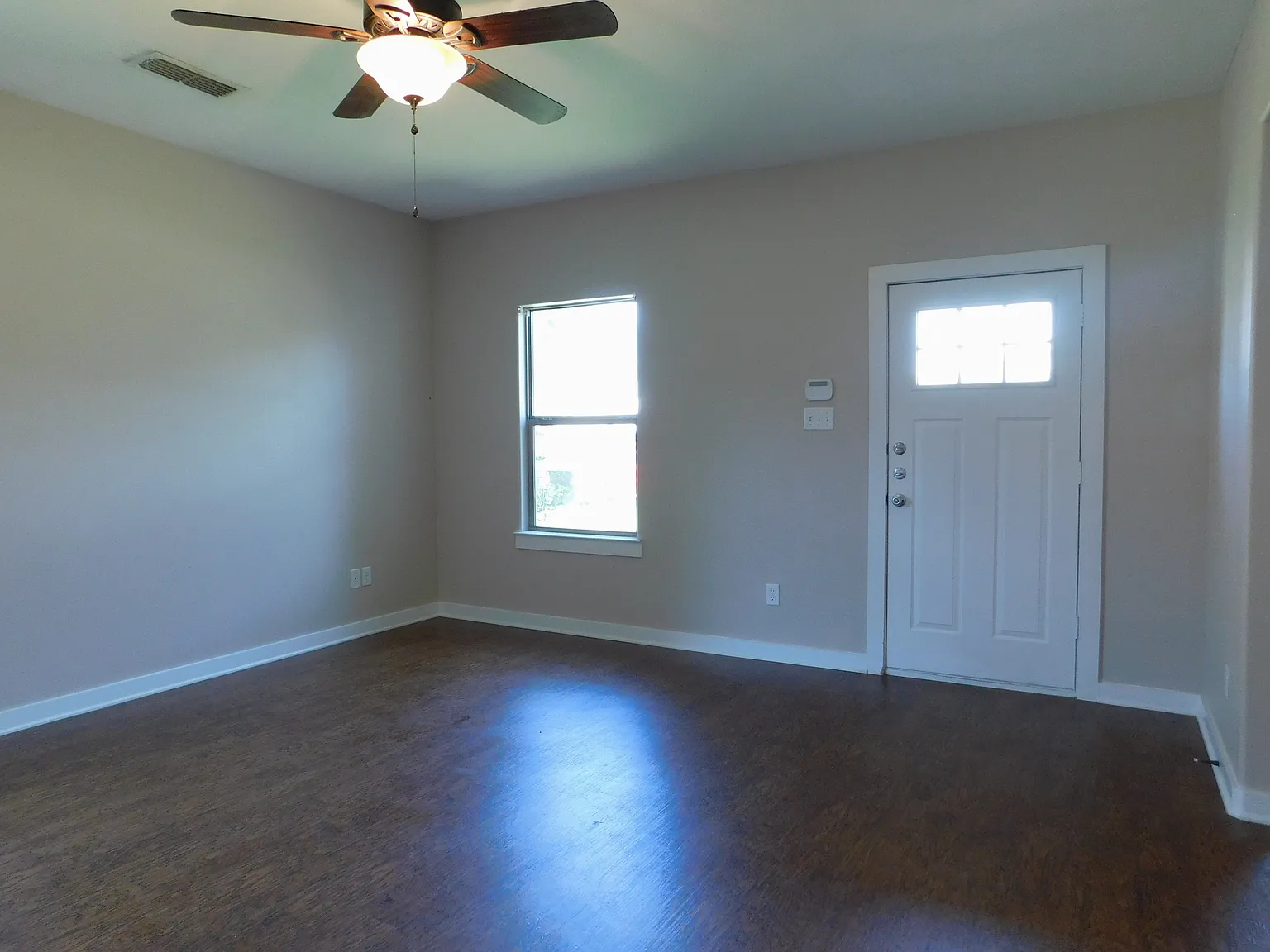 3 bed, 1220 sqft, $1,700 — Photo 4