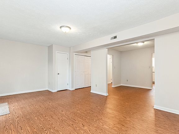 5th image of 360 Deputy Ln #1