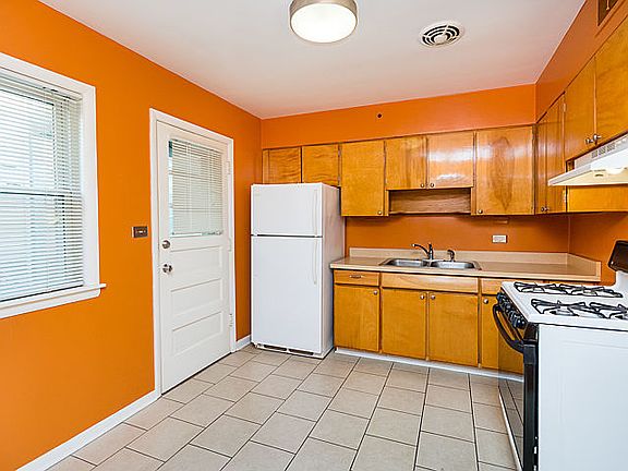 3rd image of 644 Washington Blvd #A