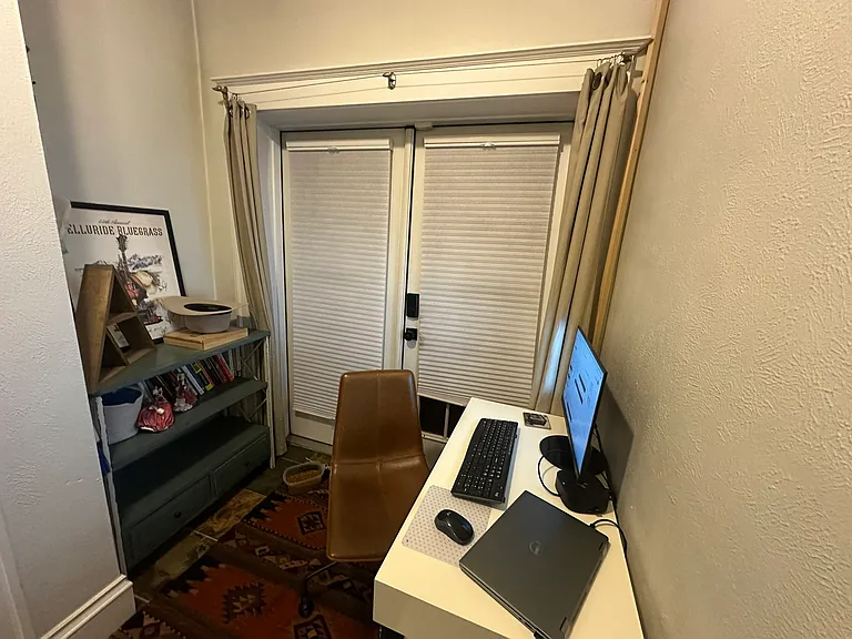 flex room - for office or daybed.