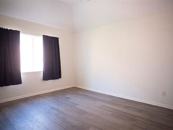 5th image of 3713 Havenlake Dr