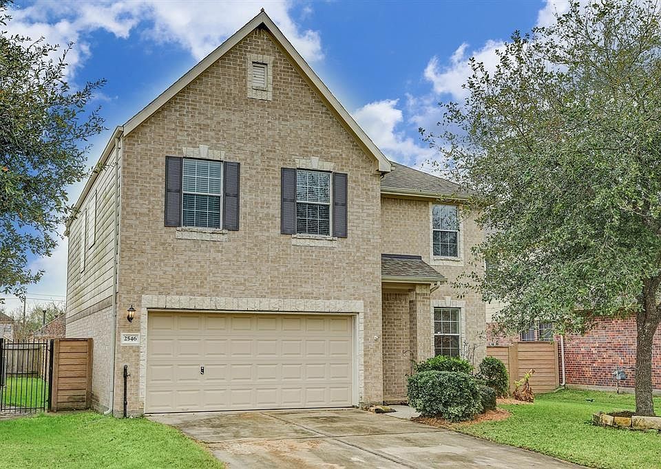 1st image of 2546 Blue Heron Cir