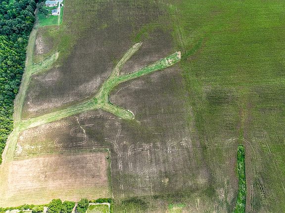 5th image of 495 West Dr