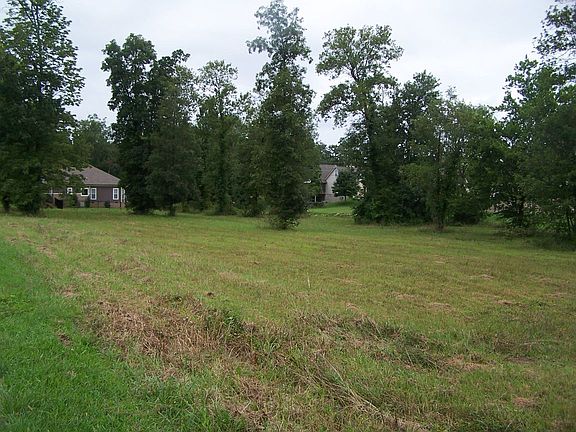3rd image of 2310 Guinevere Pkwy