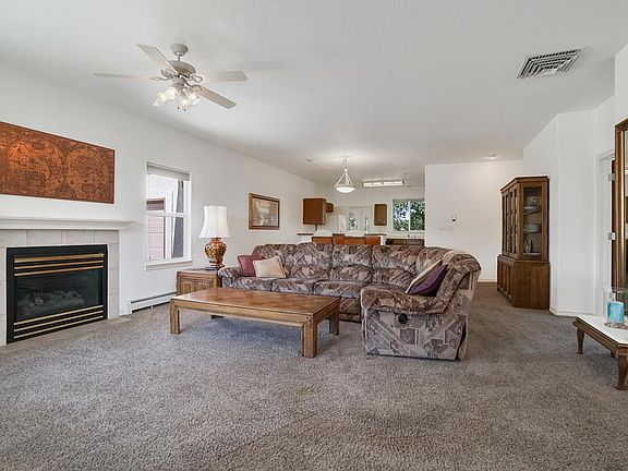 3rd image of 790 Josilyn Ct