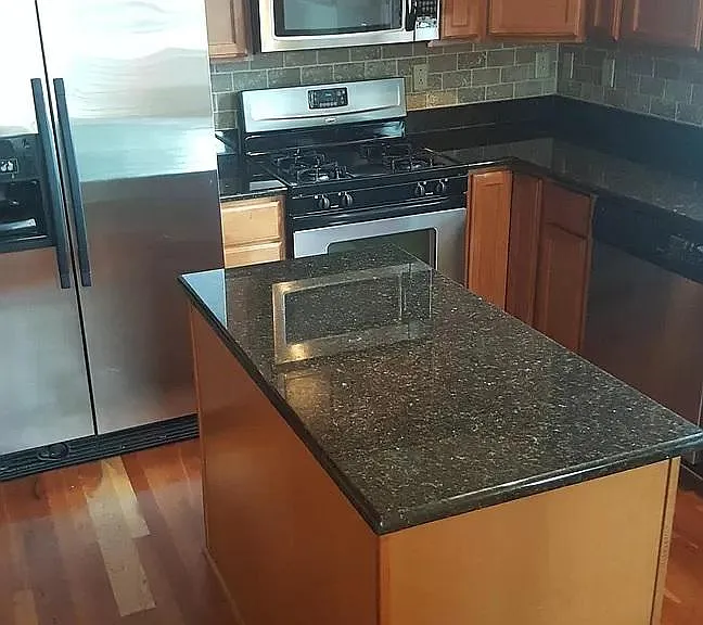 1075 Summit St — Photo 10