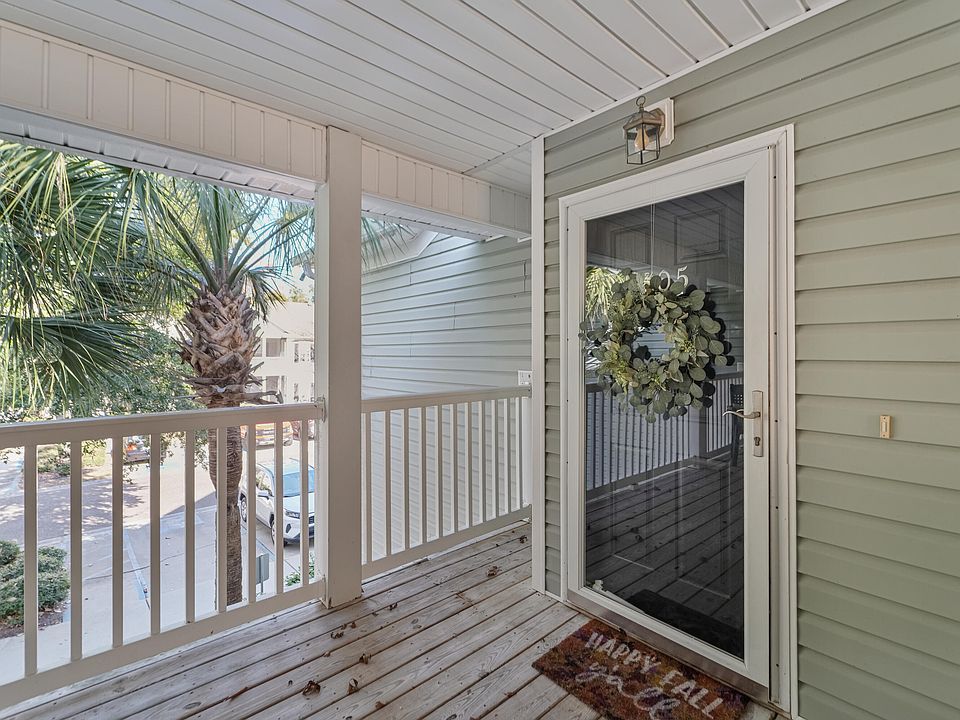 1st image of 805 E Marymont Ln