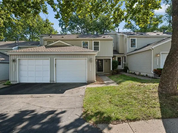 8648 W 108th Pl, Overland Park, KS 66210